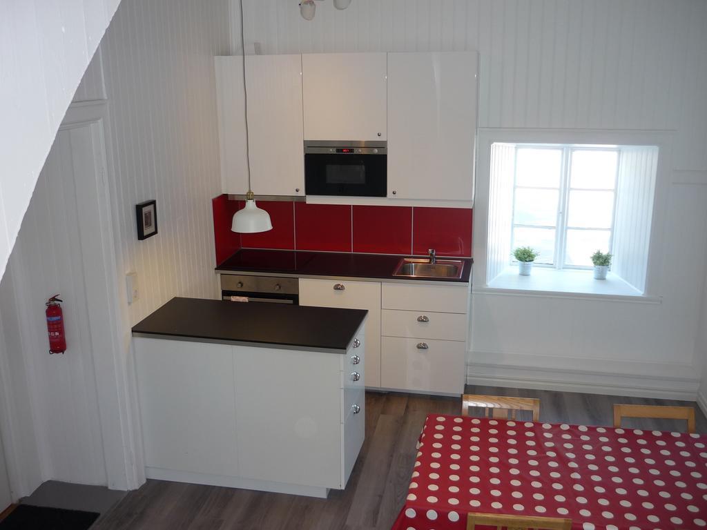 Bla Flagg Apartment Kopingsvik Room photo